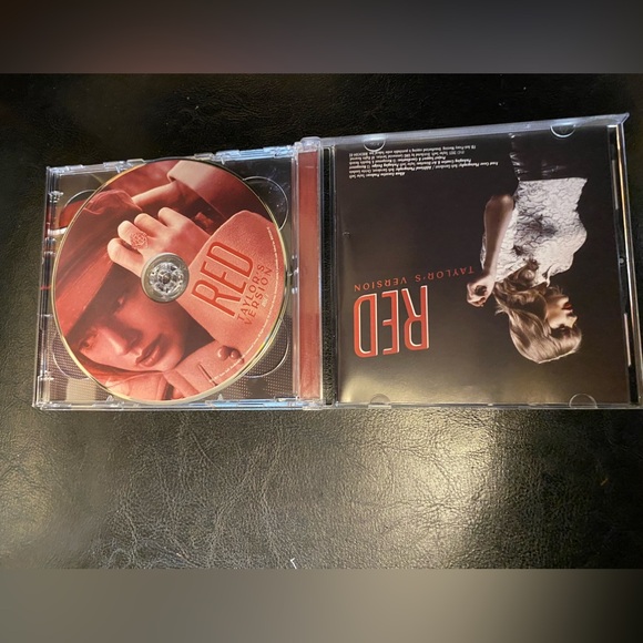 Red (Taylor’s Version) CD disk 1 and 2 - Picture 3 of 5